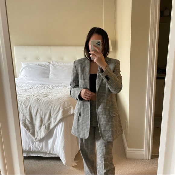 Zara Women’s Plaid Blazer and Pant suit set - Picture 4 of 5